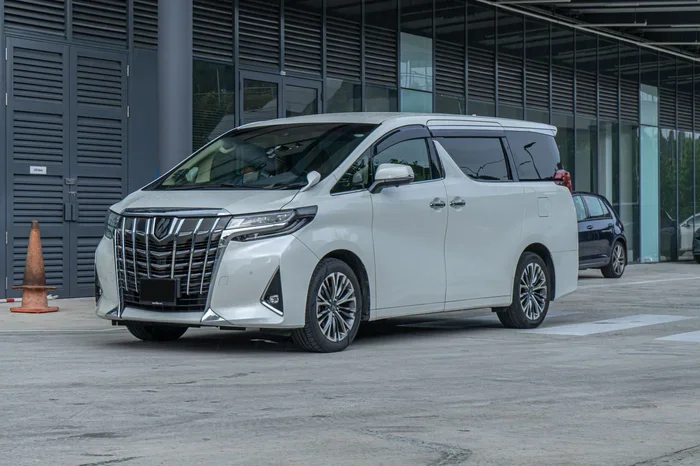 Discover 8 Seater Car Second Hand Models Worth Buying