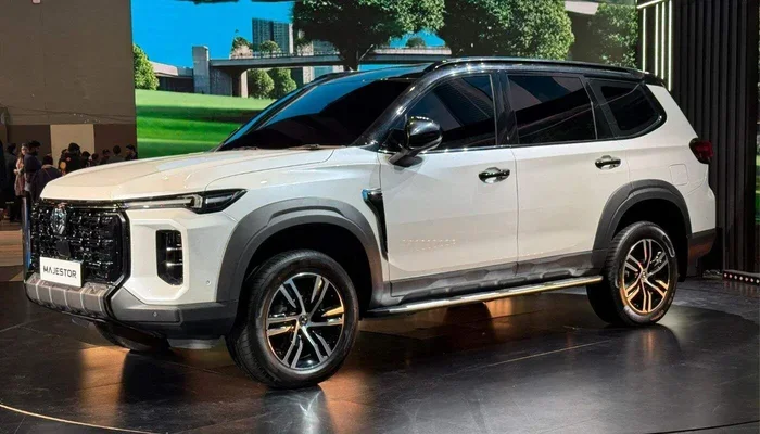 Best 8 10 Seater Cars in India For Big Families 2024
